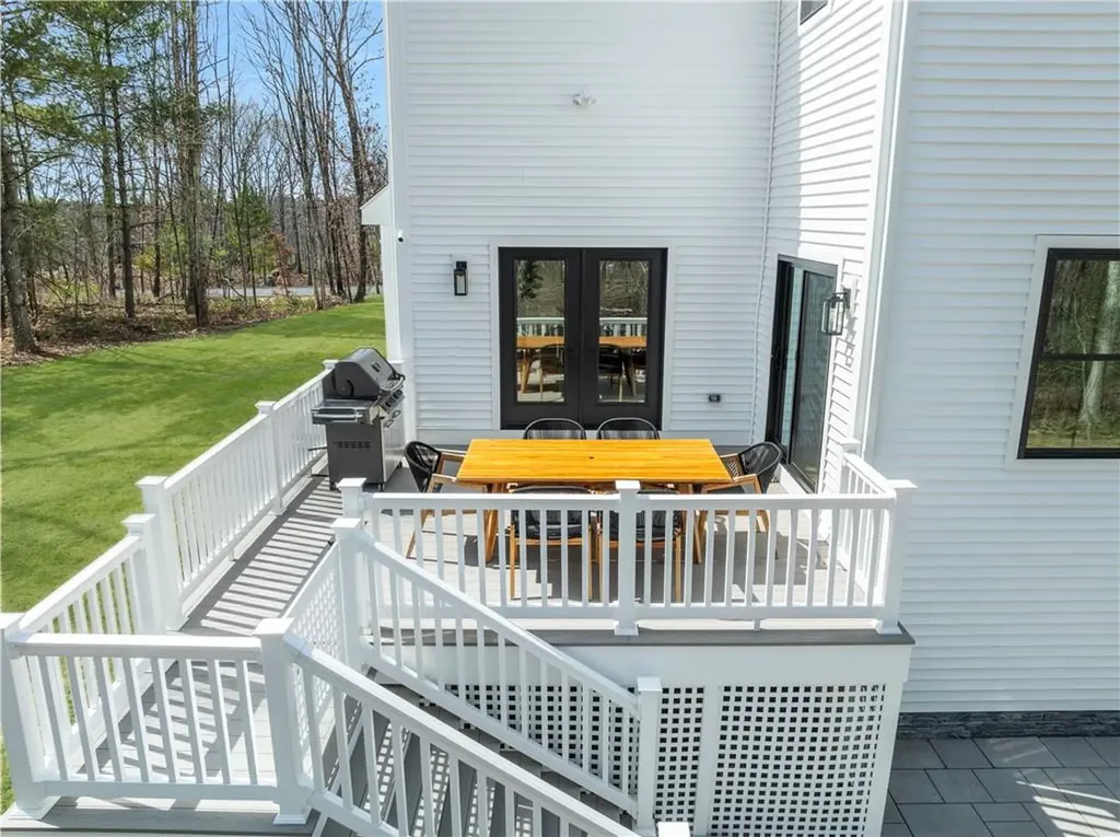 10 Kelsey Eden Way Cumberland RI 02864