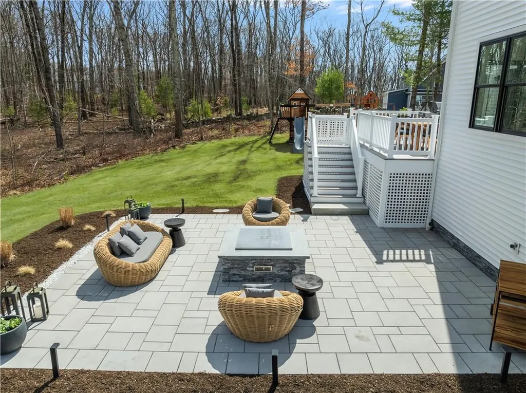 10 Kelsey Eden Way Cumberland RI 02864