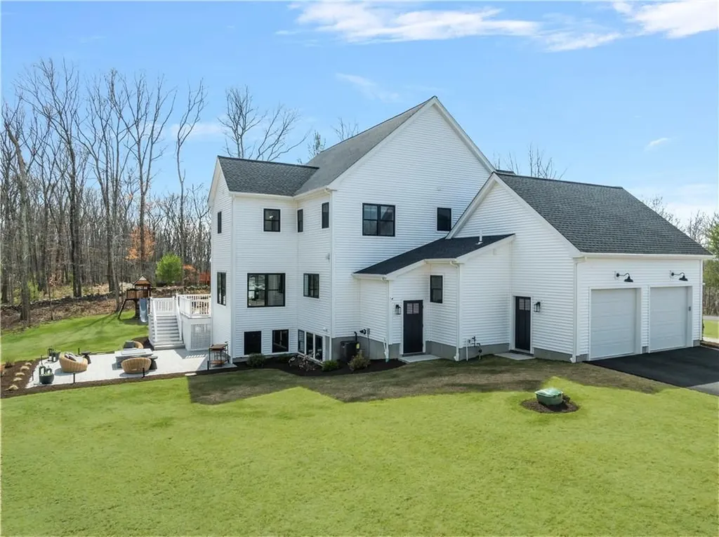 10 Kelsey Eden Way Cumberland RI 02864