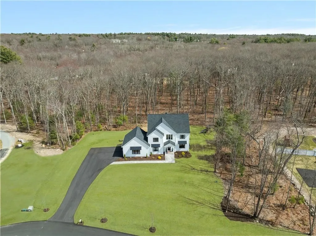 10 Kelsey Eden Way Cumberland RI 02864
