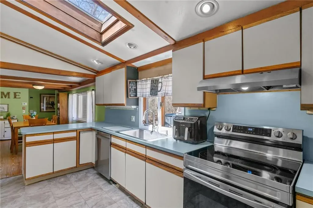 42 Woodland Avenue Smithfield RI 02917