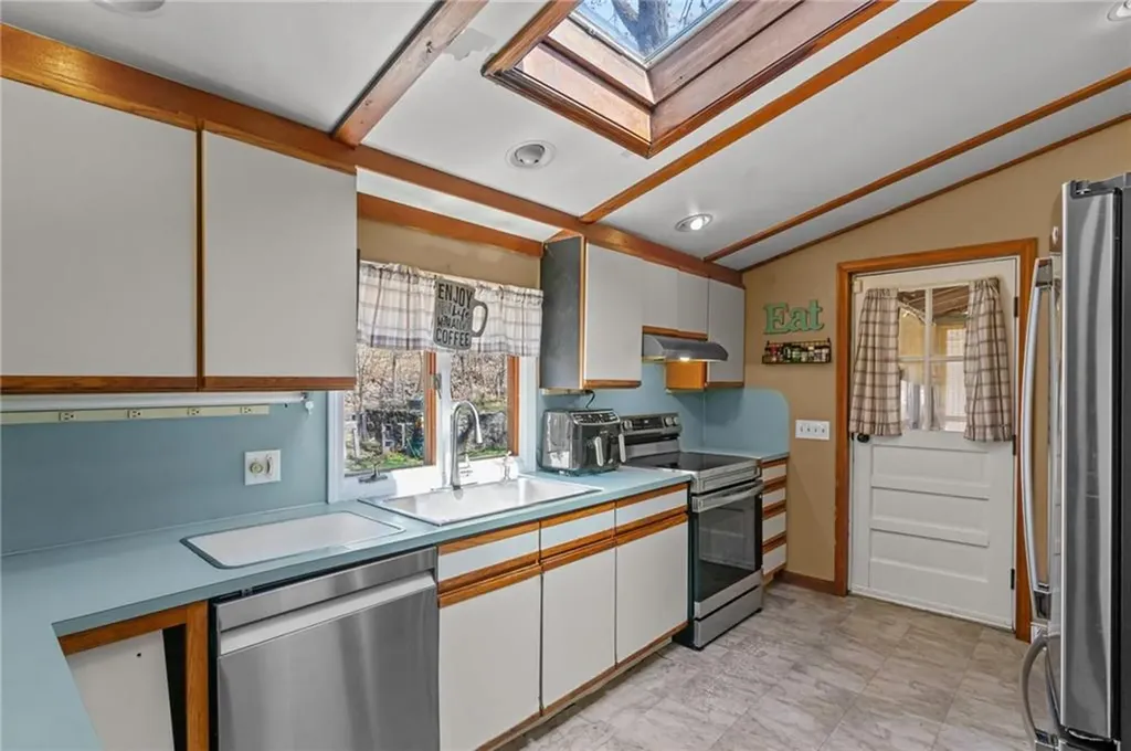 42 Woodland Avenue Smithfield RI 02917