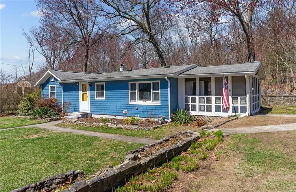 42 Woodland Avenue Smithfield RI 02917