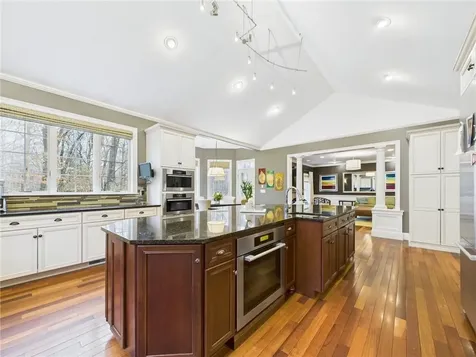 20 Beechcrest Road East Greenwich RI 02818