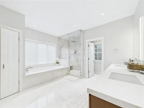 20 Beechcrest Road East Greenwich RI 02818