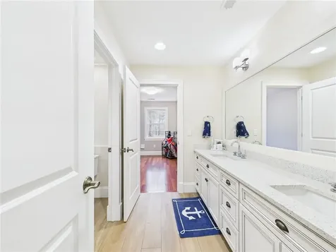 20 Beechcrest Road East Greenwich RI 02818