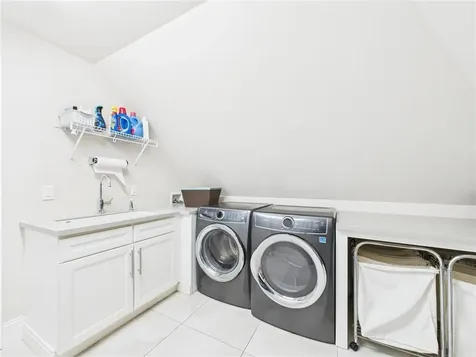 20 Beechcrest Road East Greenwich RI 02818