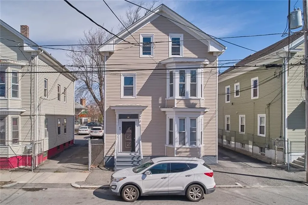 85 Waverly Street Providence RI 02907
