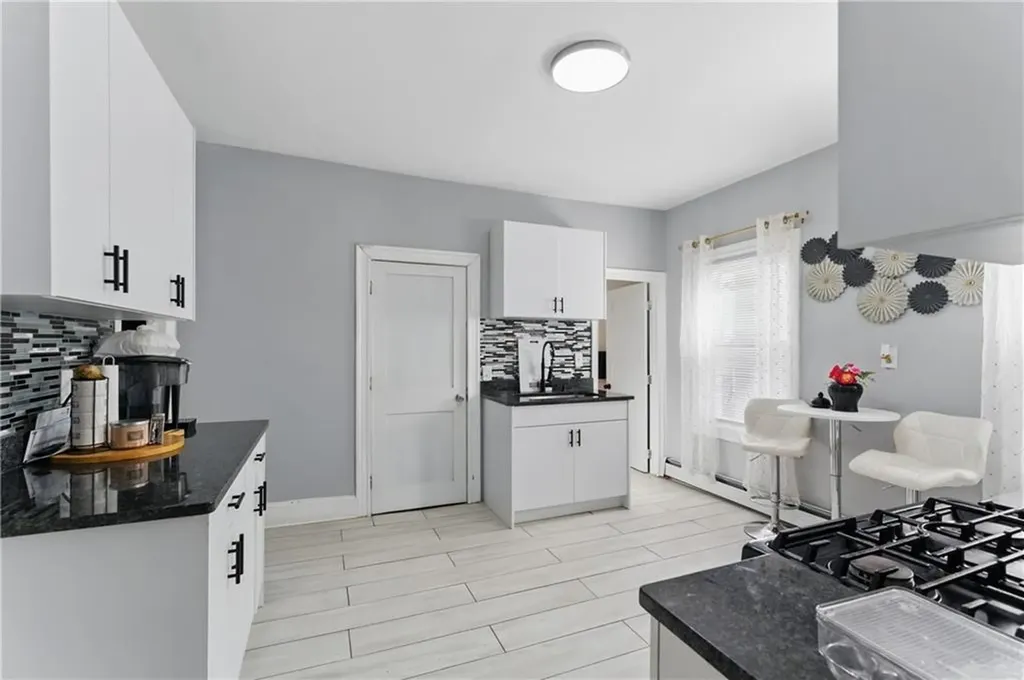 85 Waverly Street Providence RI 02907