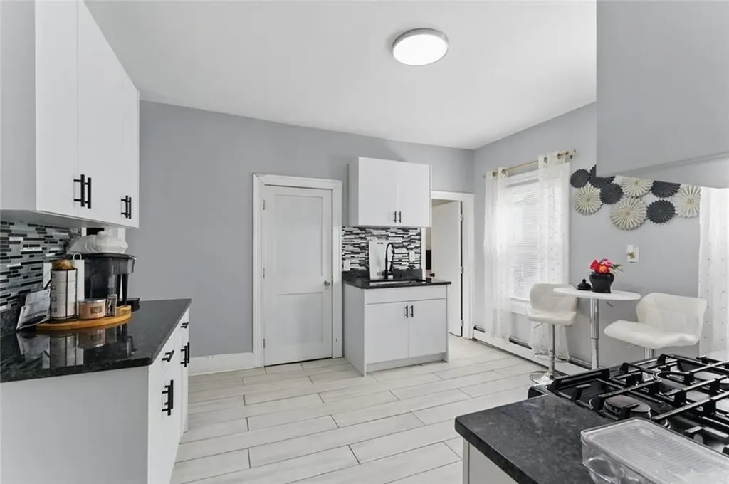 85 Waverly Street Providence RI 02907