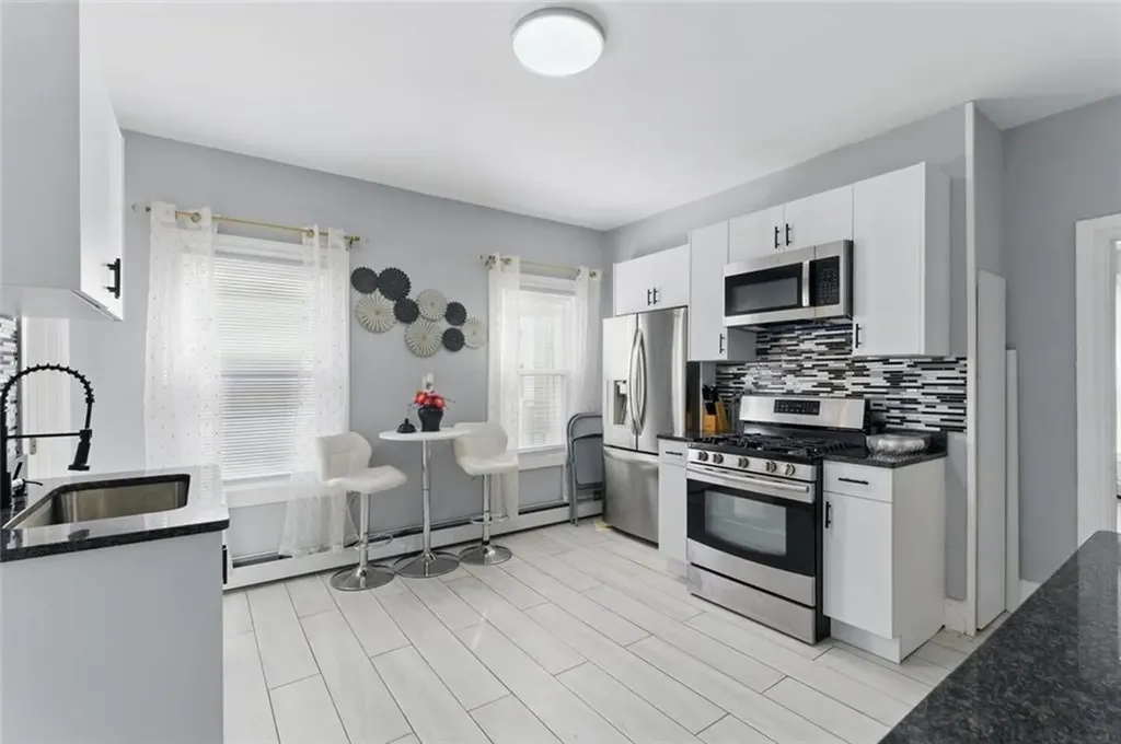 85 Waverly Street Providence RI 02907