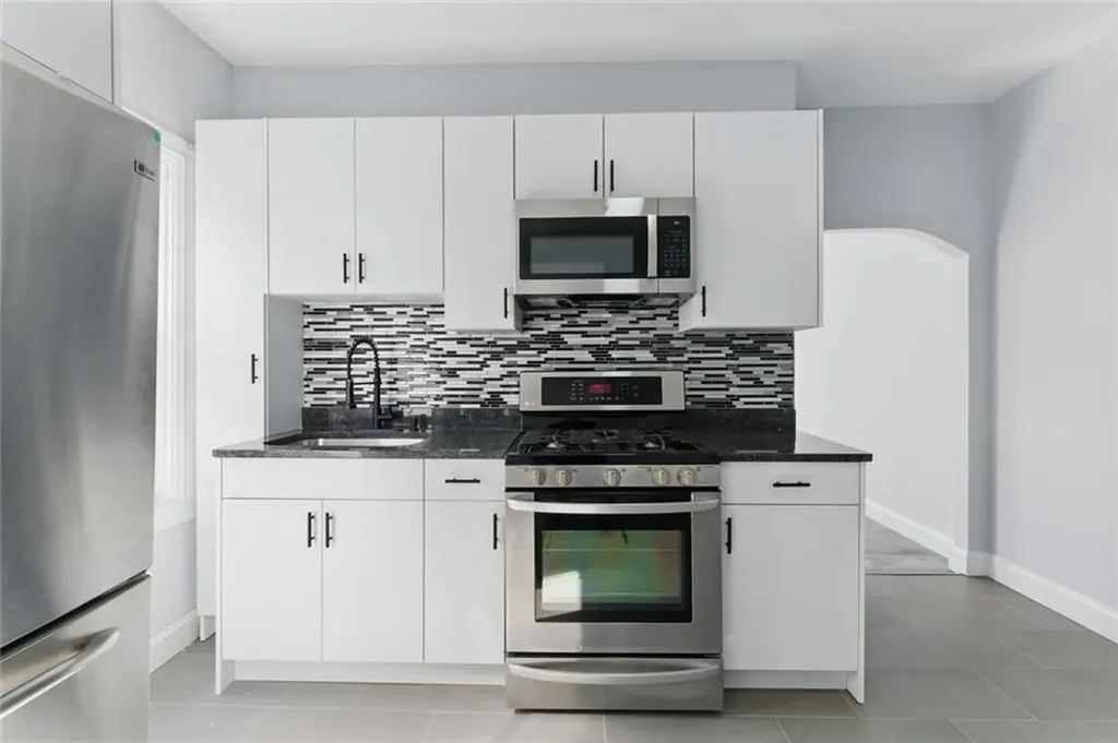85 Waverly Street Providence RI 02907