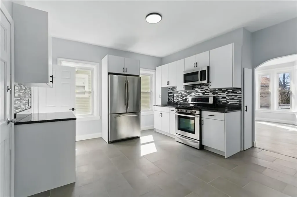85 Waverly Street Providence RI 02907