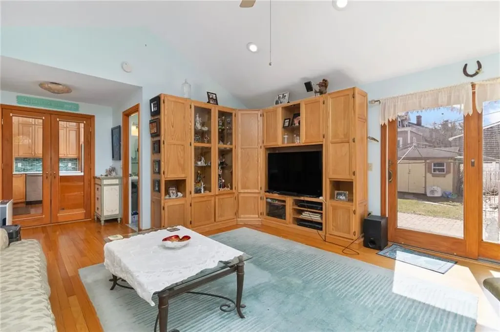 55 Hunter Avenue Newport RI 02840