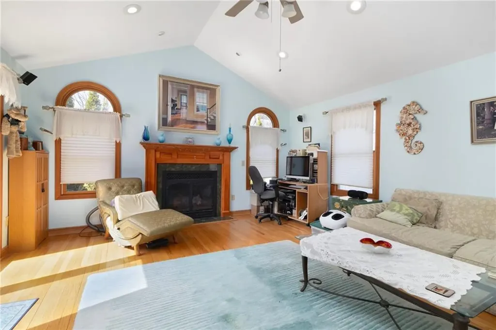 55 Hunter Avenue Newport RI 02840