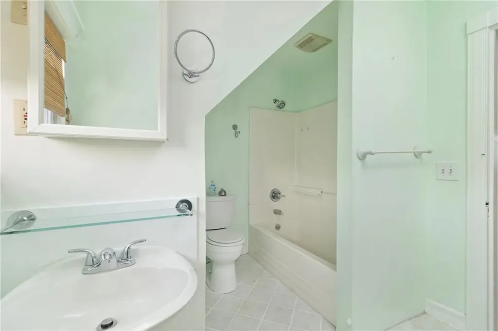 55 Hunter Avenue Newport RI 02840