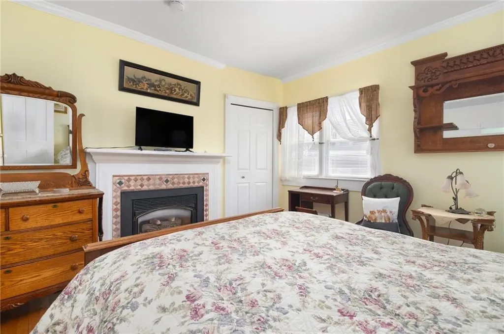 55 Hunter Avenue Newport RI 02840