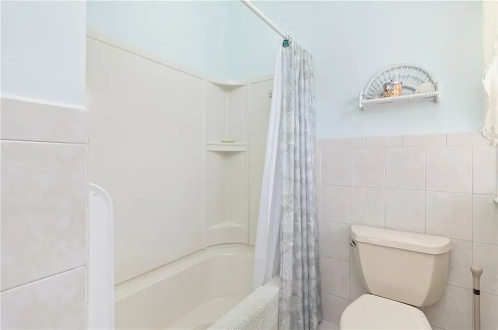 55 Hunter Avenue Newport RI 02840