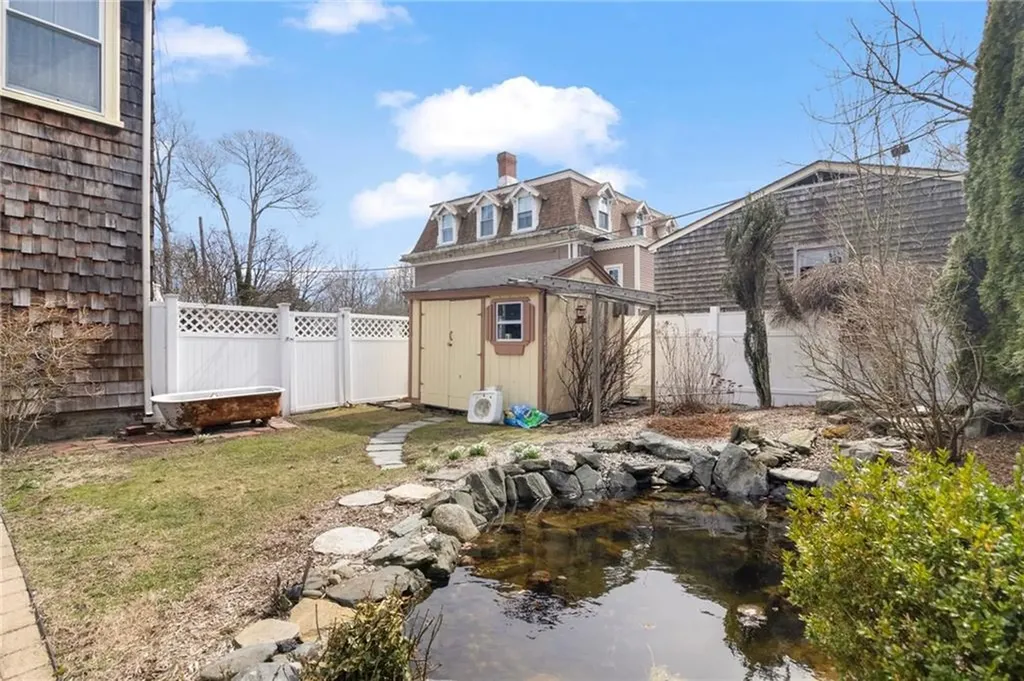 55 Hunter Avenue Newport RI 02840