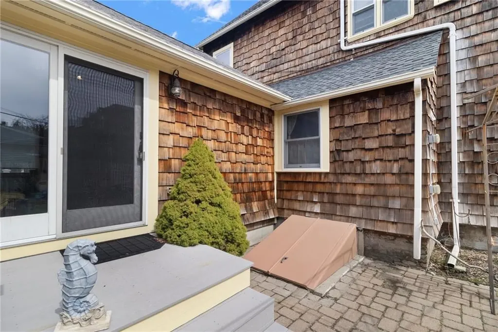 55 Hunter Avenue Newport RI 02840