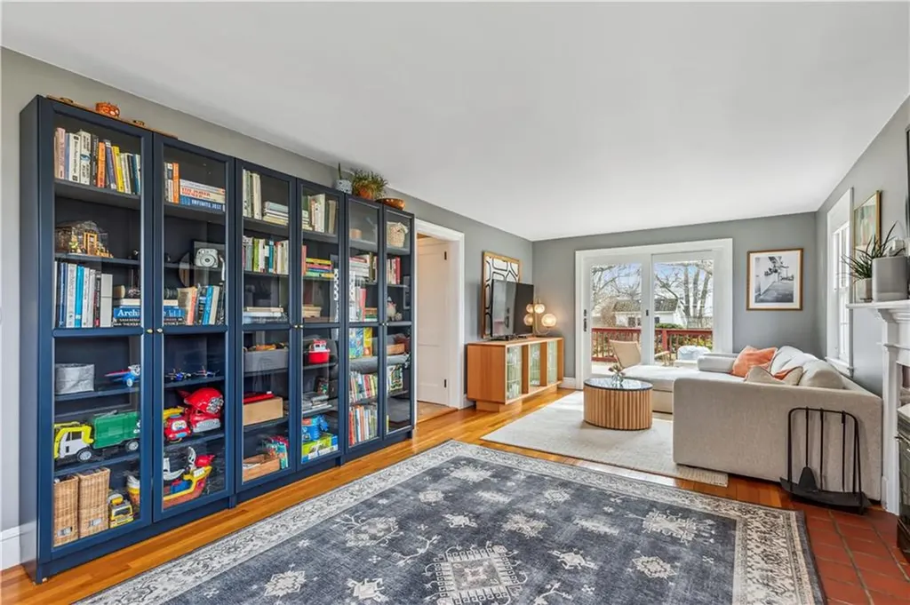 64 Lindy Avenue East Providence RI 02915