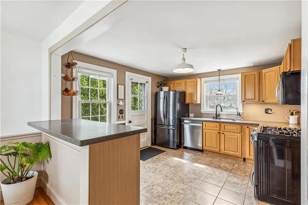 64 Lindy Avenue East Providence RI 02915