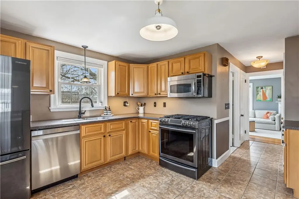 64 Lindy Avenue East Providence RI 02915