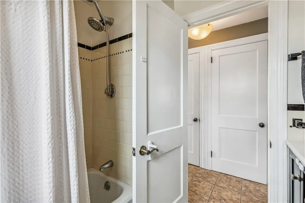 64 Lindy Avenue East Providence RI 02915