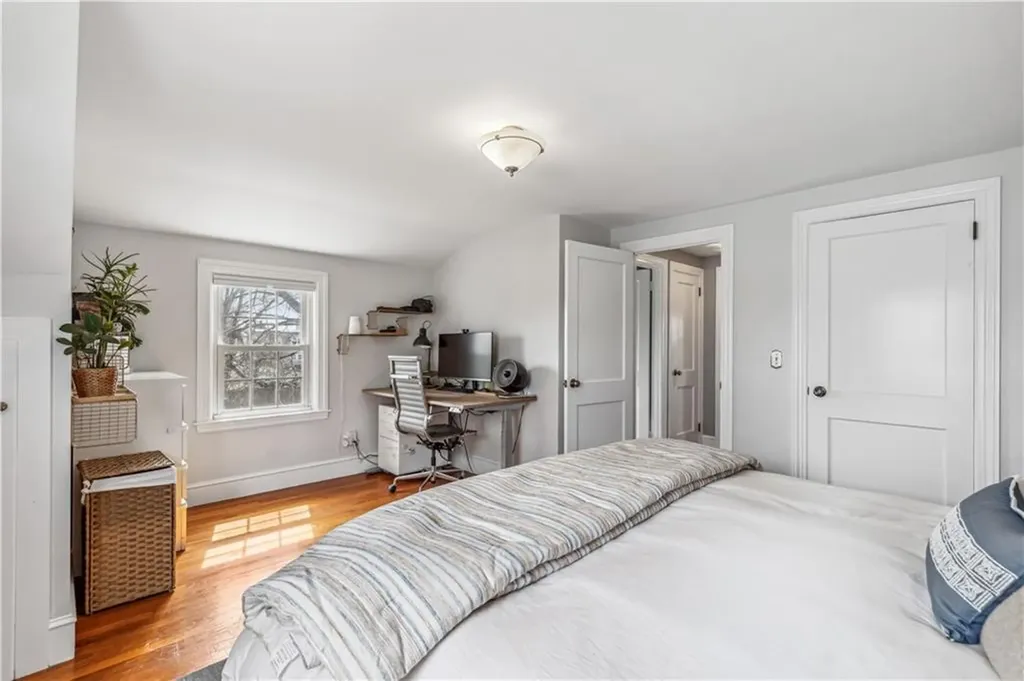 64 Lindy Avenue East Providence RI 02915