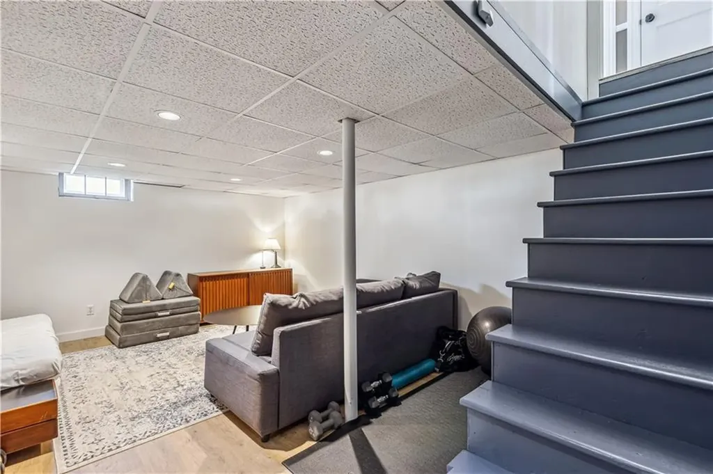 64 Lindy Avenue East Providence RI 02915