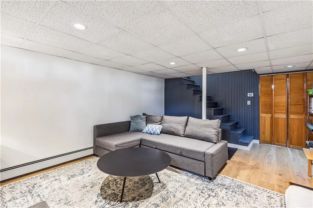 64 Lindy Avenue East Providence RI 02915