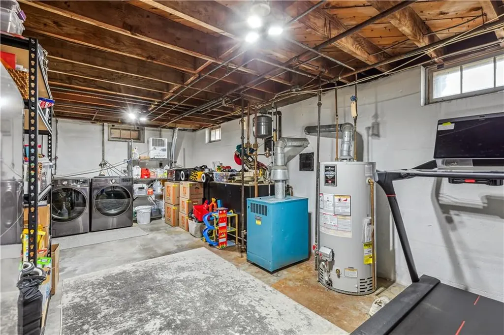 64 Lindy Avenue East Providence RI 02915