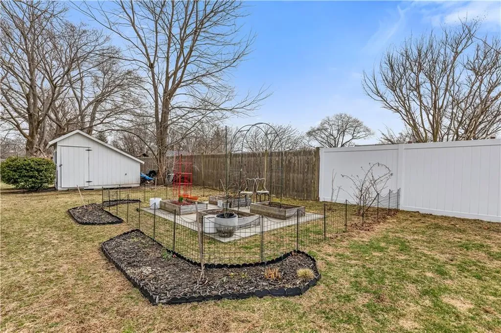 64 Lindy Avenue East Providence RI 02915