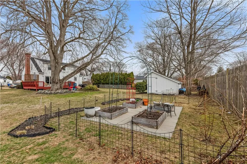 64 Lindy Avenue East Providence RI 02915