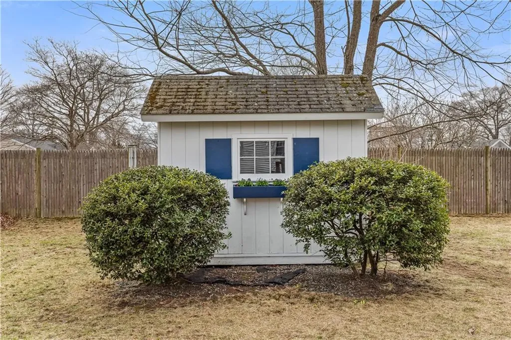 64 Lindy Avenue East Providence RI 02915