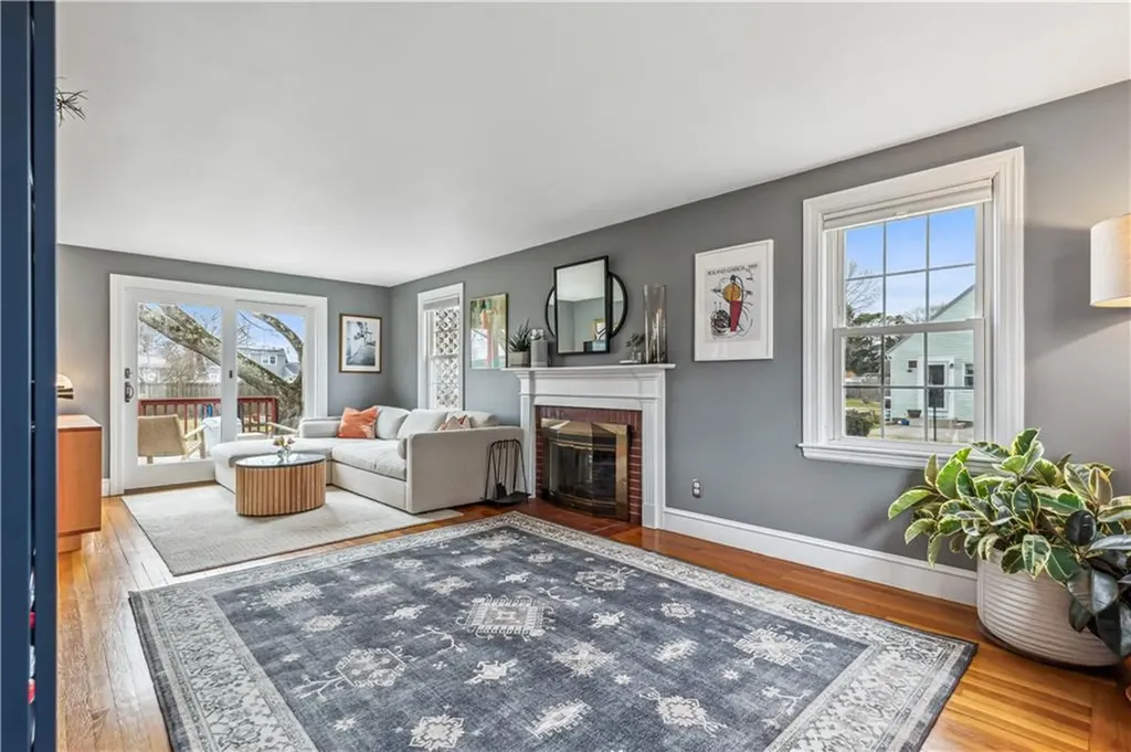 64 Lindy Avenue East Providence RI 02915