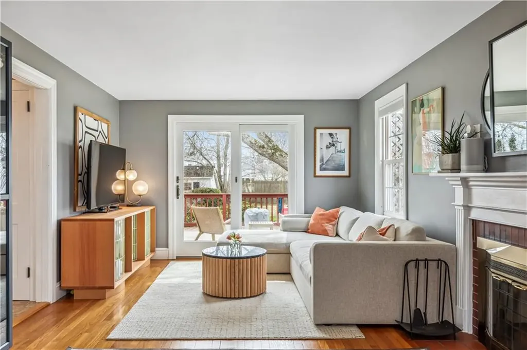 64 Lindy Avenue East Providence RI 02915