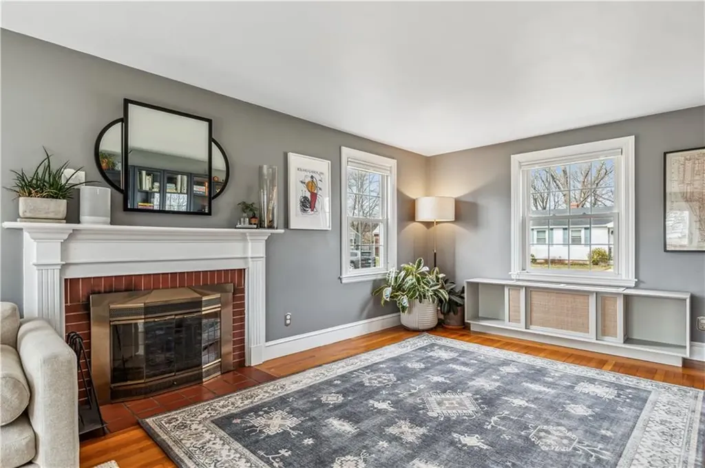 64 Lindy Avenue East Providence RI 02915