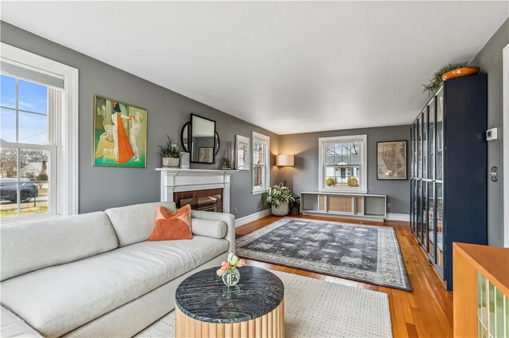 64 Lindy Avenue East Providence RI 02915