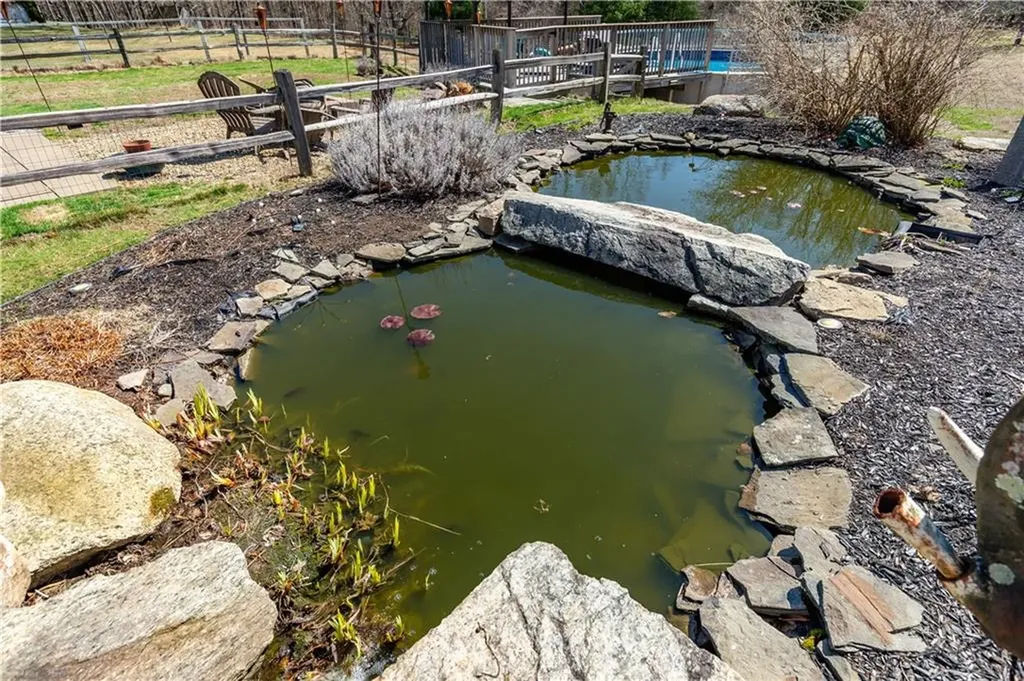 695 Maple Valley Road Coventry RI 02816