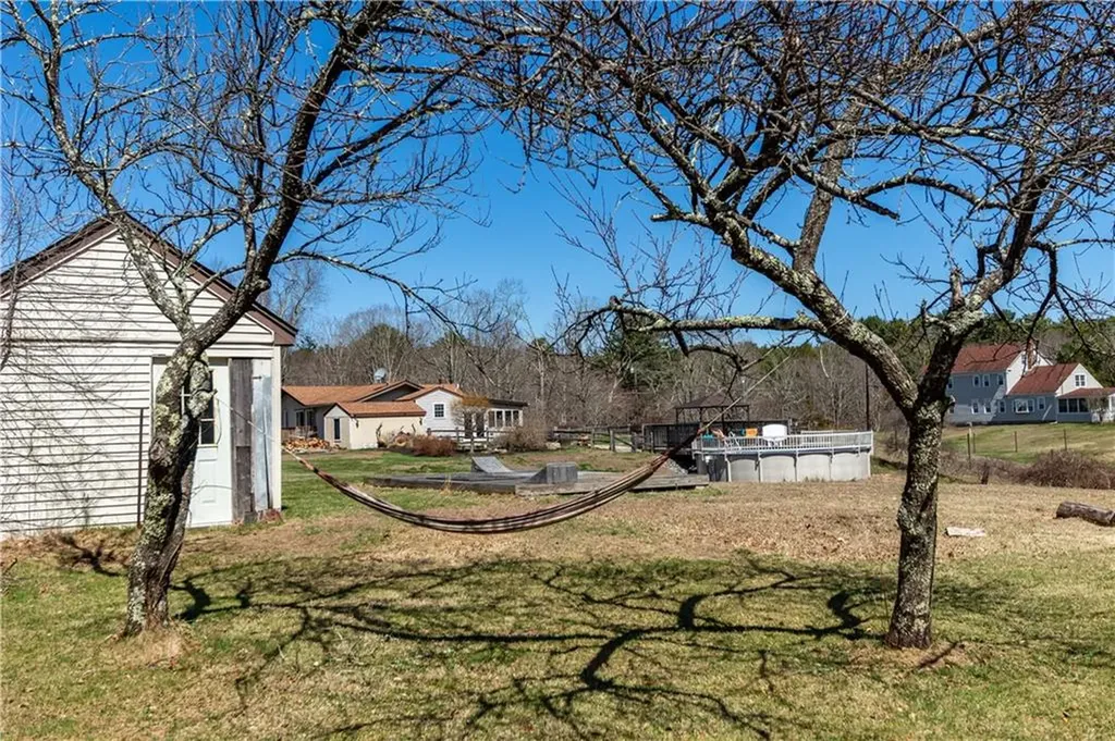 695 Maple Valley Road Coventry RI 02816