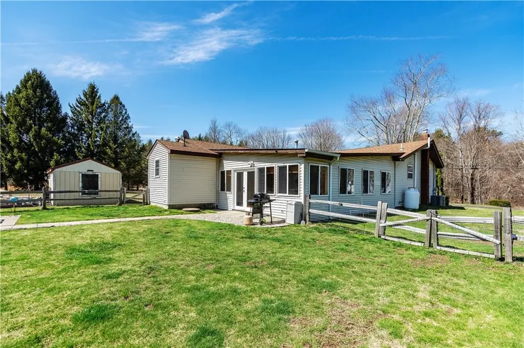 695 Maple Valley Road Coventry RI 02816