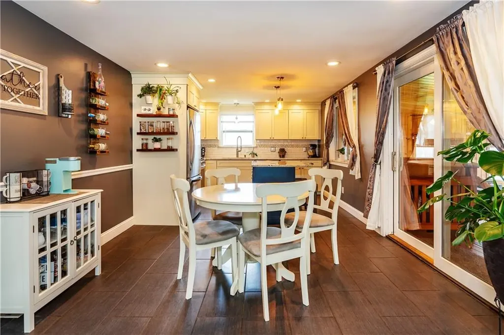 695 Maple Valley Road Coventry RI 02816