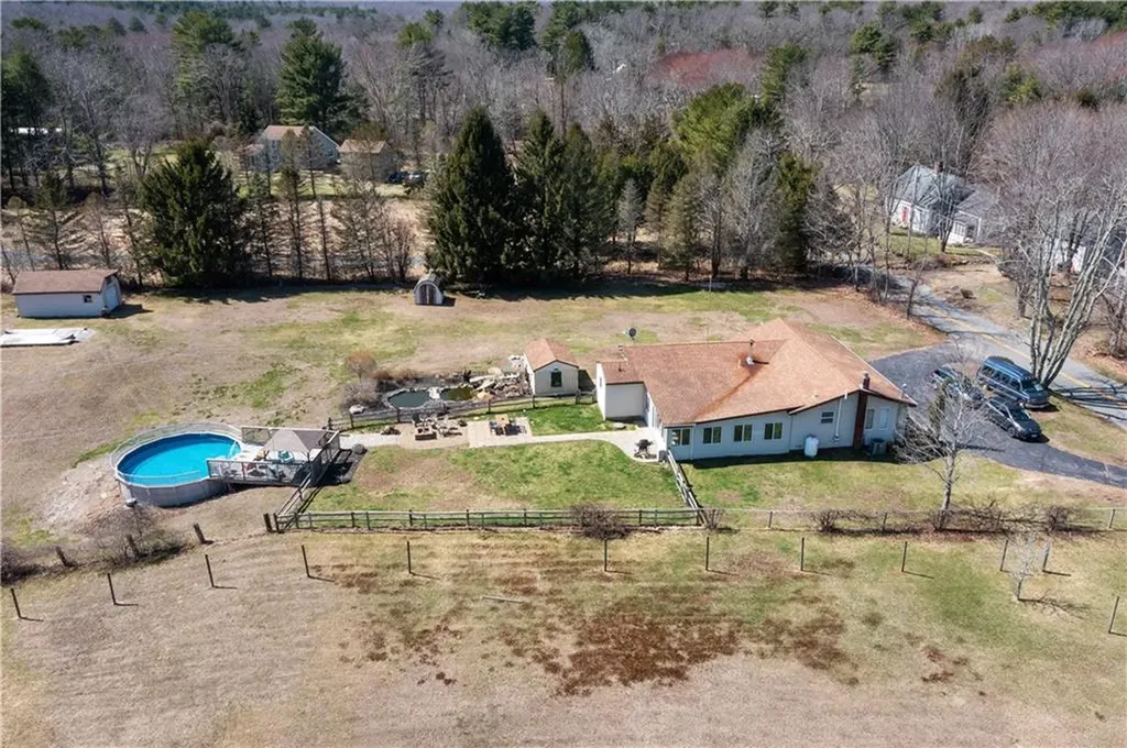 695 Maple Valley Road Coventry RI 02816