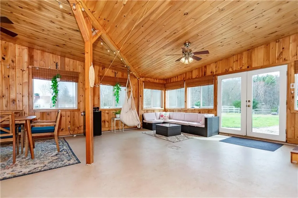 695 Maple Valley Road Coventry RI 02816