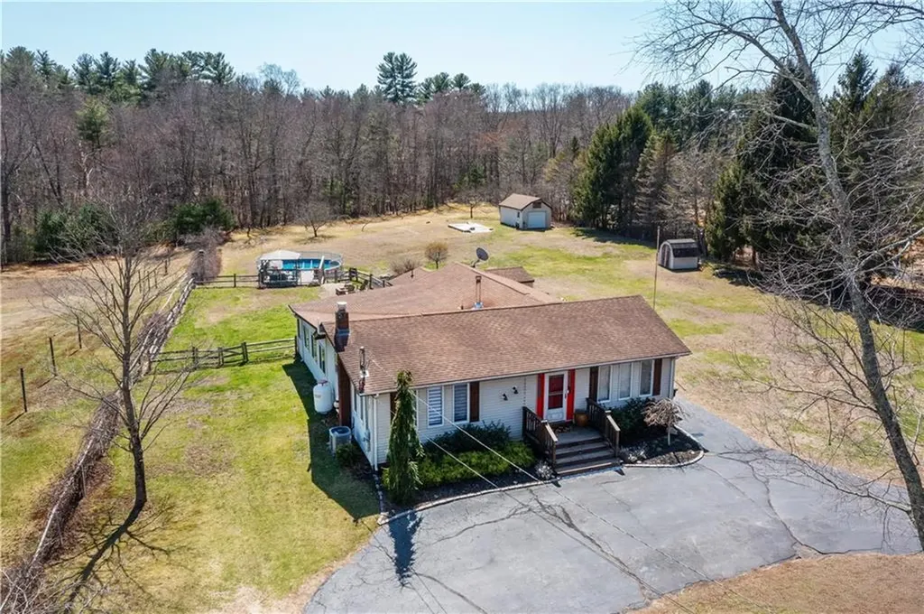 695 Maple Valley Road Coventry RI 02816