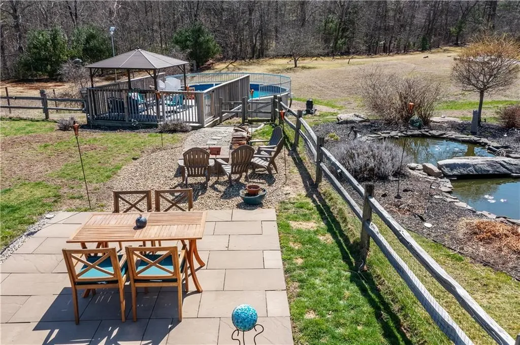 695 Maple Valley Road Coventry RI 02816