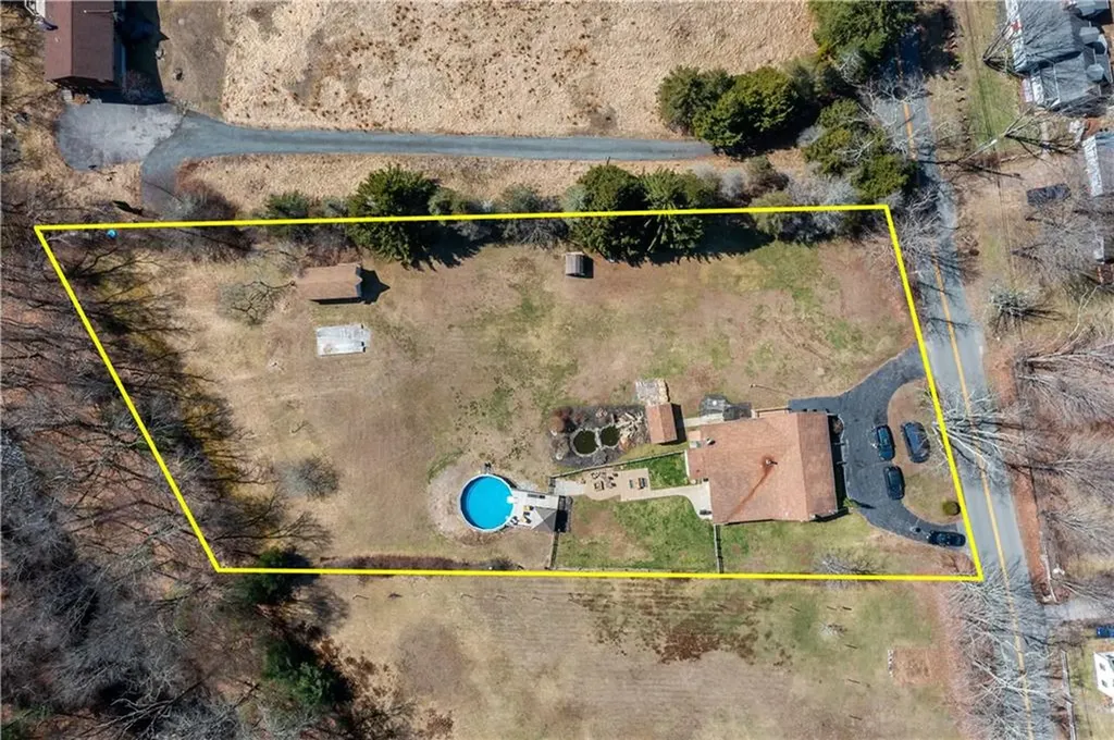 695 Maple Valley Road Coventry RI 02816