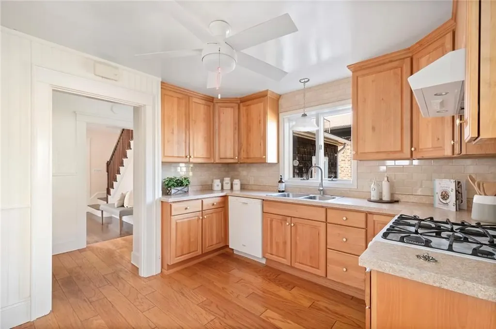 8 Druid Road Warwick RI 02888