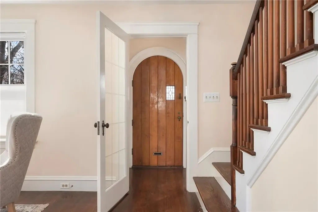 8 Druid Road Warwick RI 02888